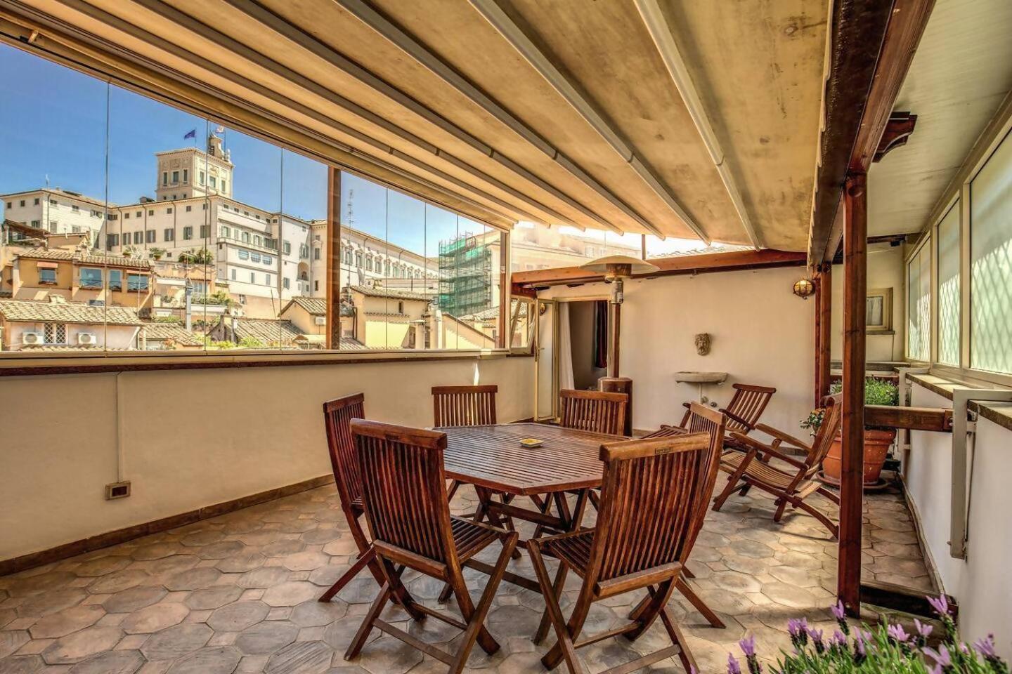 Lägenhet Attic With Terrace By Trevi Fountain
