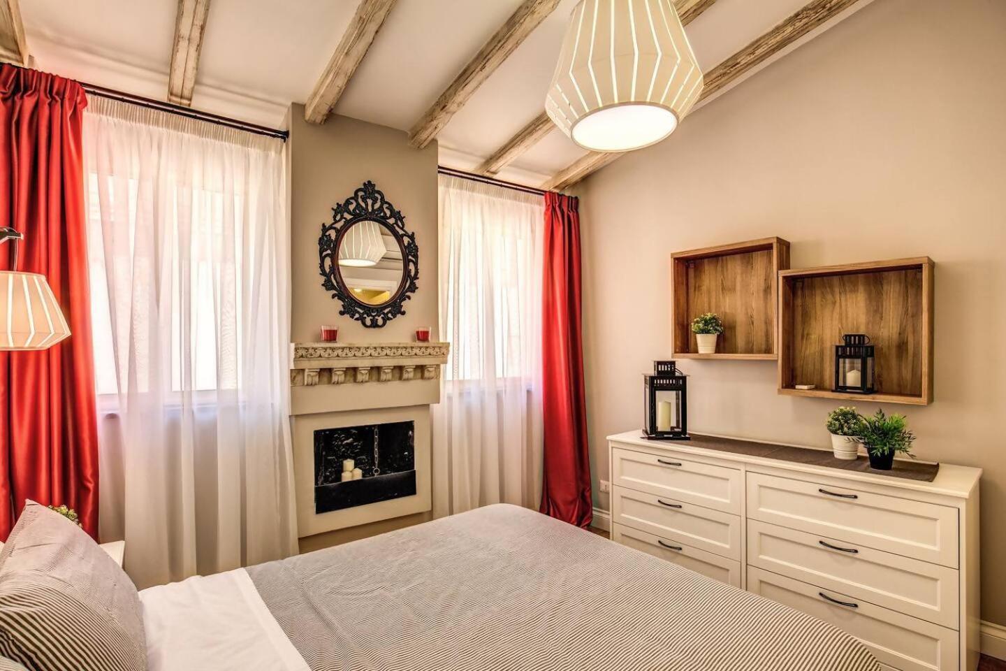 Attic With Terrace By Trevi Fountain Apartment Rom
